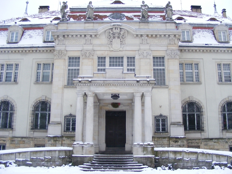 Pałac i piękny park w Brynku – Pomysł na weekendowy spacer